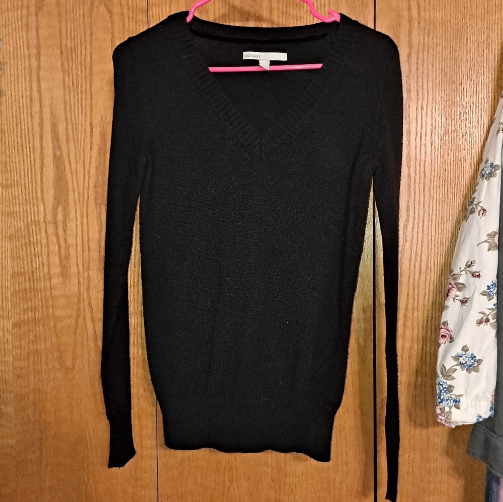 💙Old Navy v-neck lace sweater Small